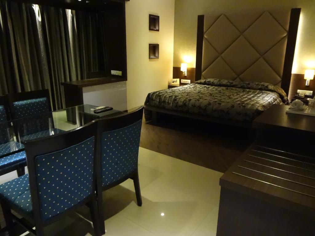 Hotel Capitol ธาเน ห้อง รูปภาพ