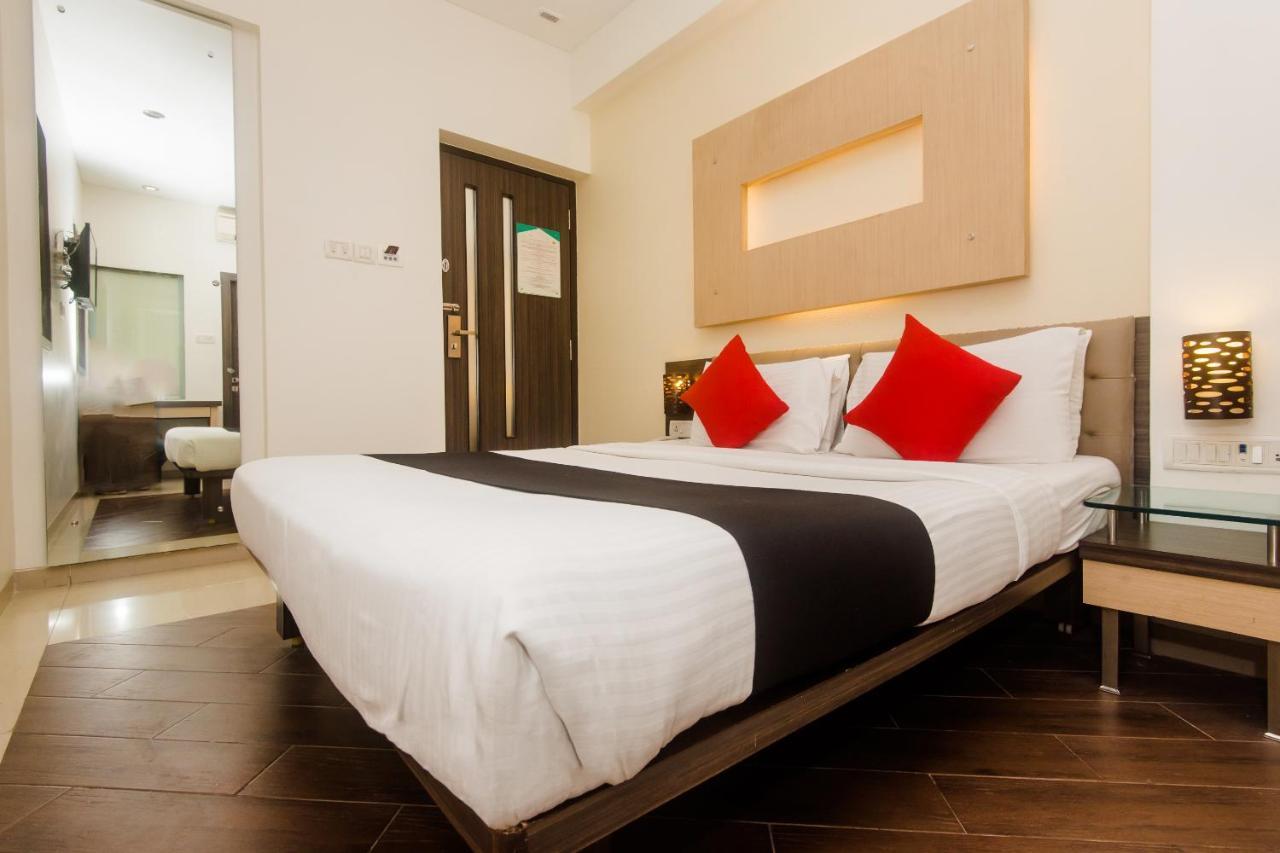 Hotel Capitol ธาเน ภายนอก รูปภาพ