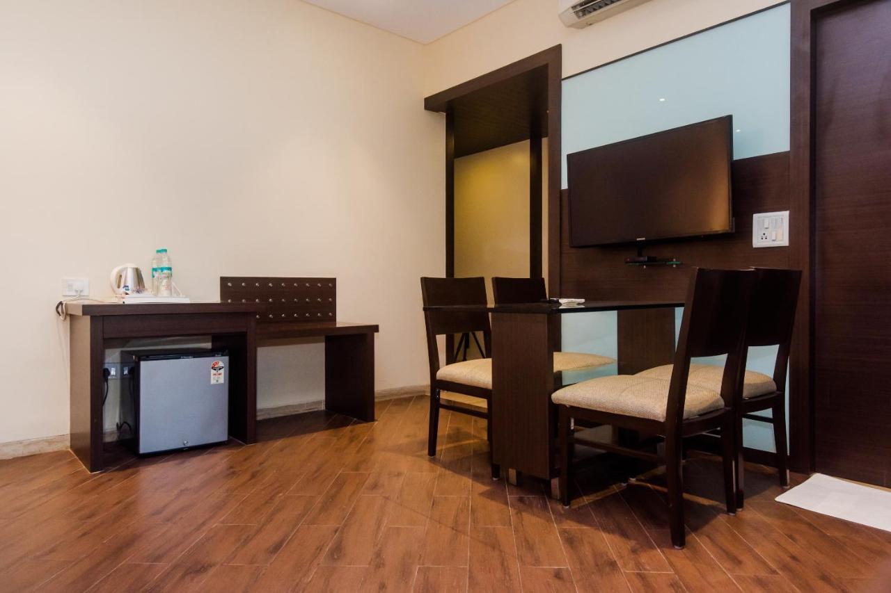 Hotel Capitol ธาเน ภายนอก รูปภาพ